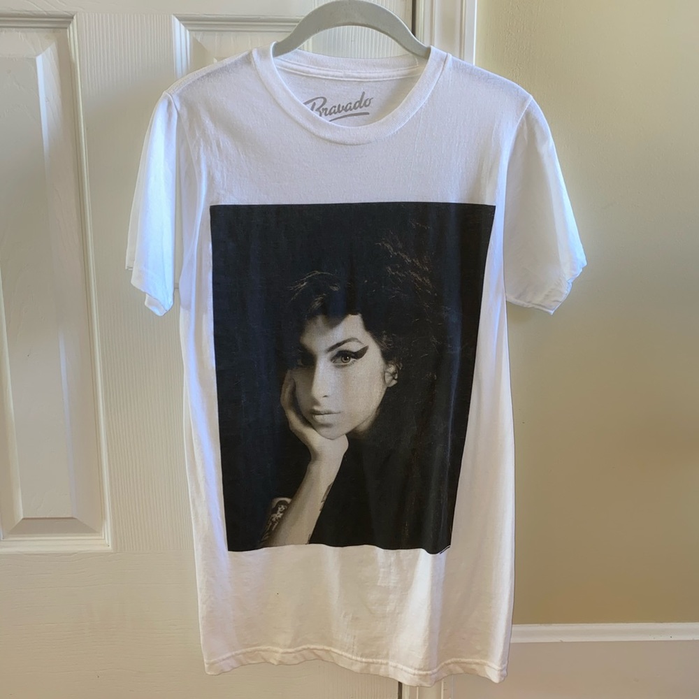 Urban Outfitters Bravado Amy Winehouse T-shirt